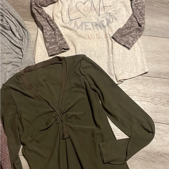 Long sleeve medium bundle. - Picture 4 of 4